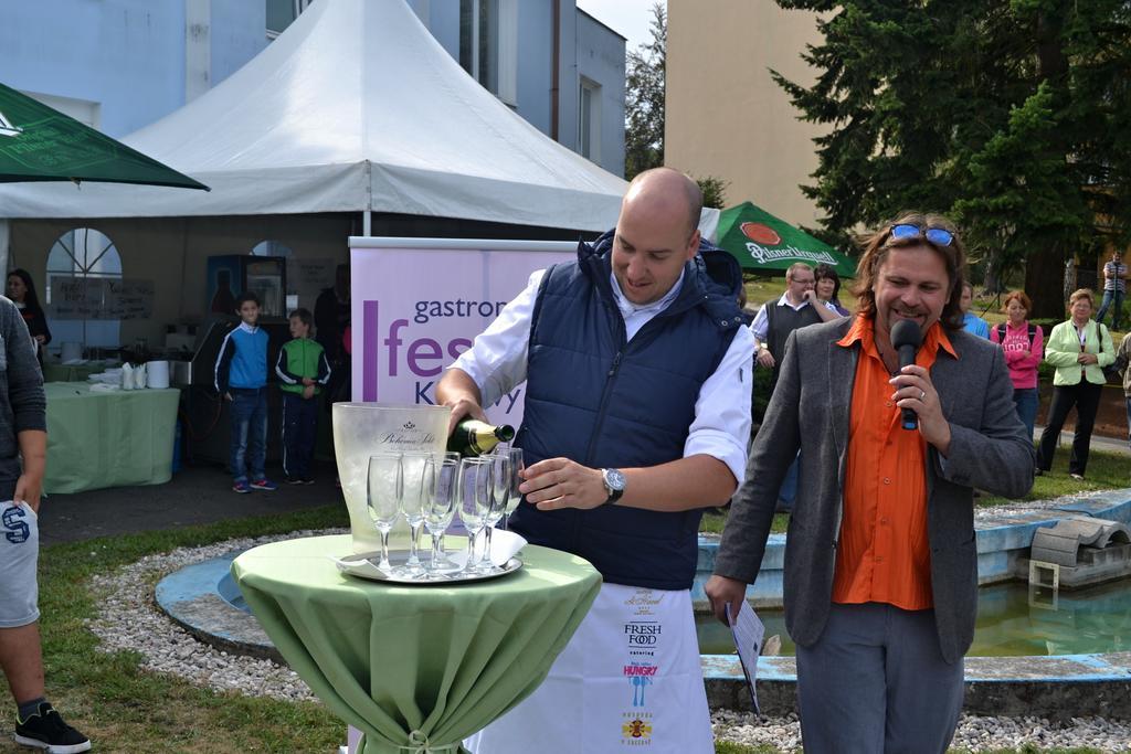 Hotel Rozvoj Klatovy Dış mekan fotoğraf