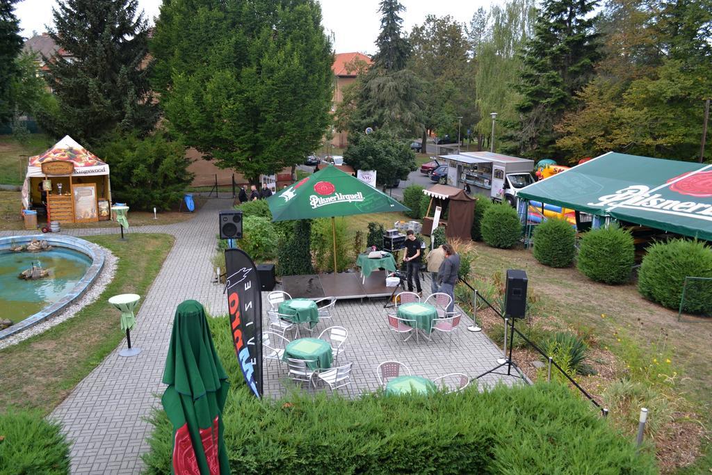 Hotel Rozvoj Klatovy Dış mekan fotoğraf