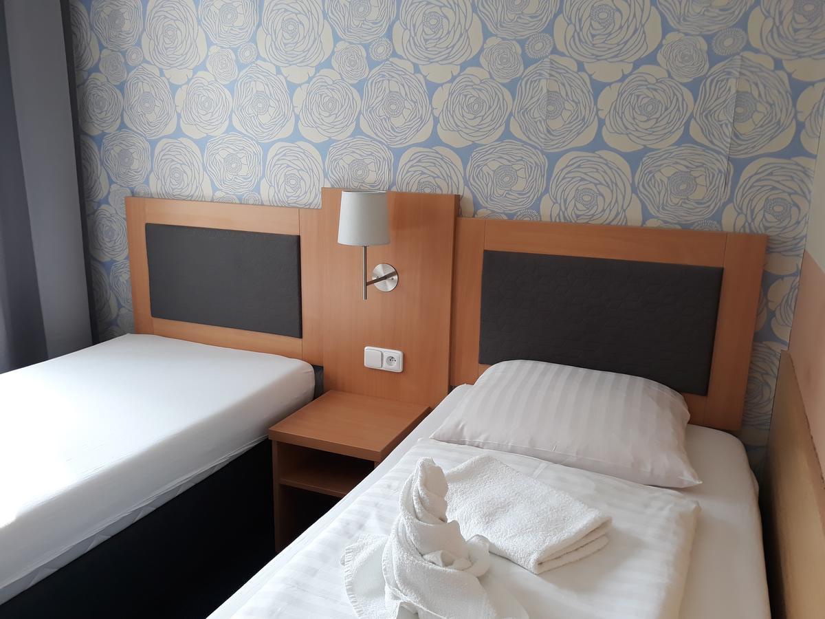 Hotel Rozvoj Klatovy Dış mekan fotoğraf
