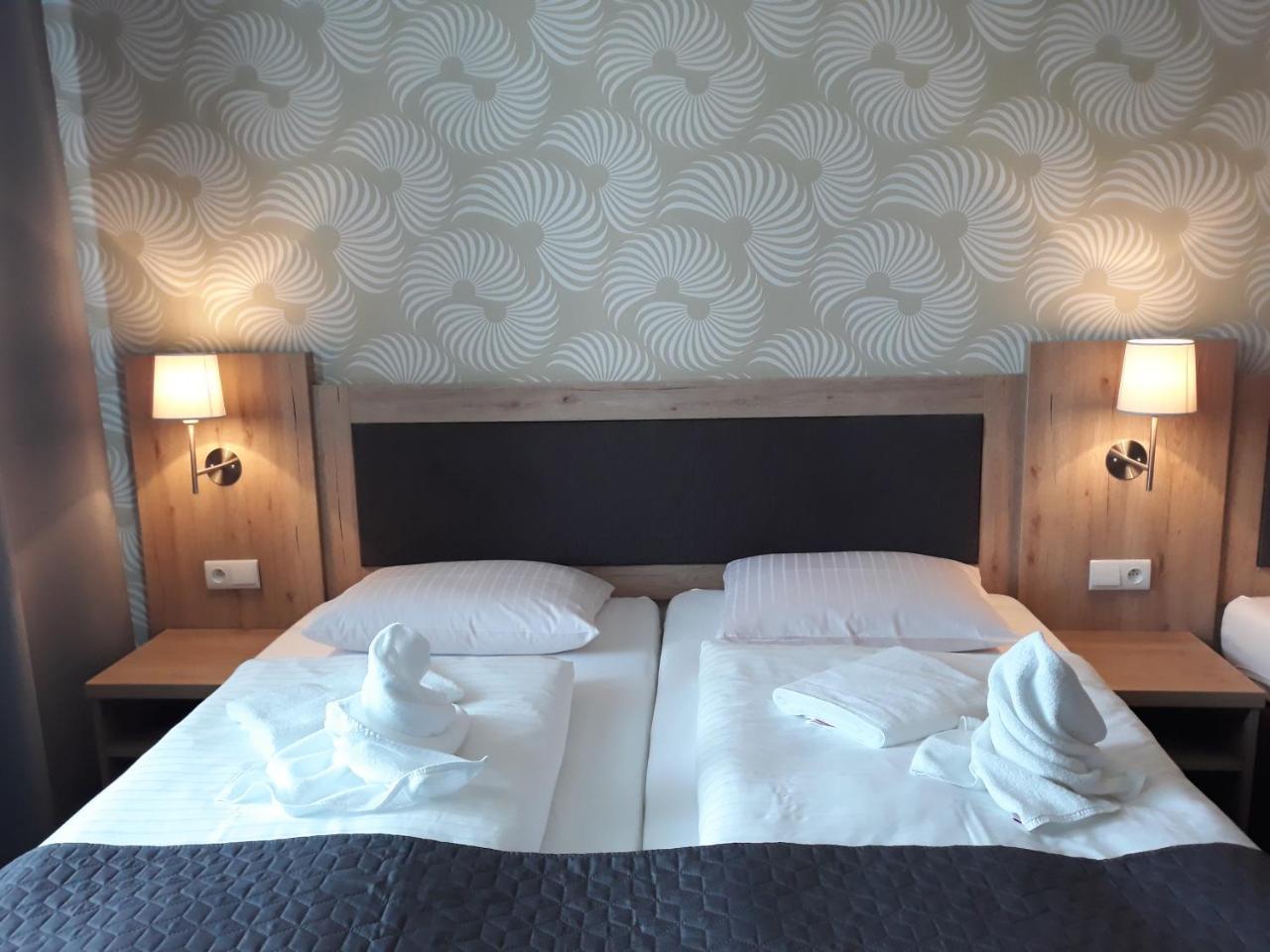 Hotel Rozvoj Klatovy Dış mekan fotoğraf