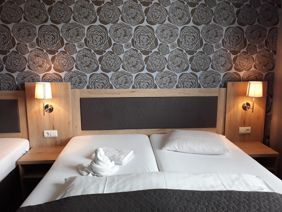 Hotel Rozvoj Klatovy Dış mekan fotoğraf