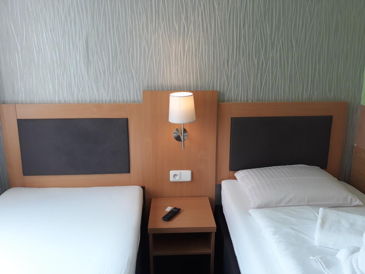 Hotel Rozvoj Klatovy Dış mekan fotoğraf
